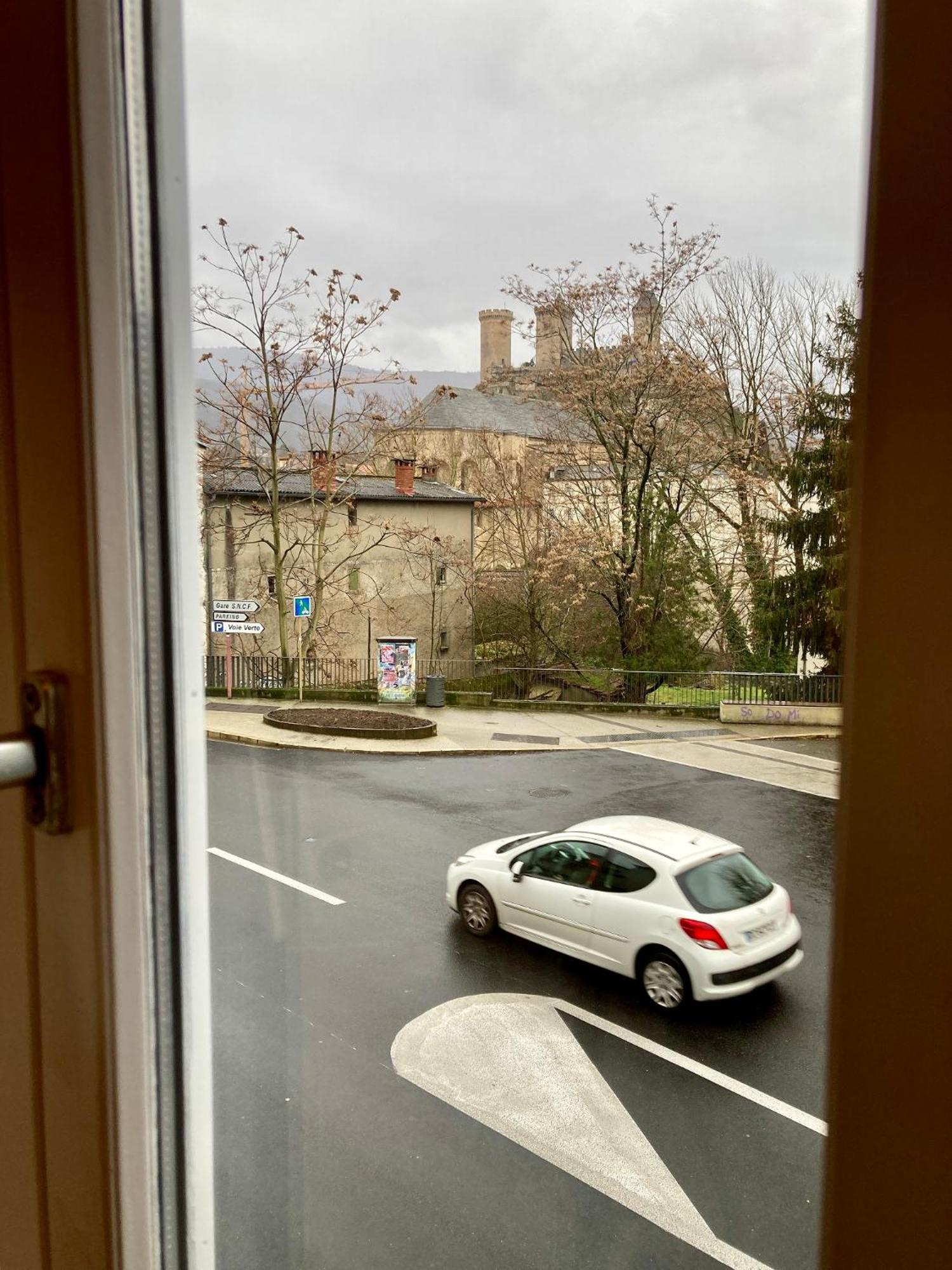 Aux 4 Logis Appart-Hotel - Studio Le Terra - Petit Dejeuner Inclus 1Ere Nuit Foix Exterior photo